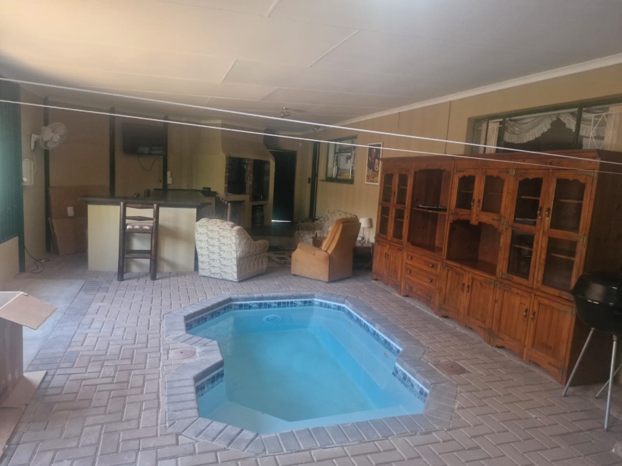 3 Bedroom Property for Sale in Flora Park Northern Cape